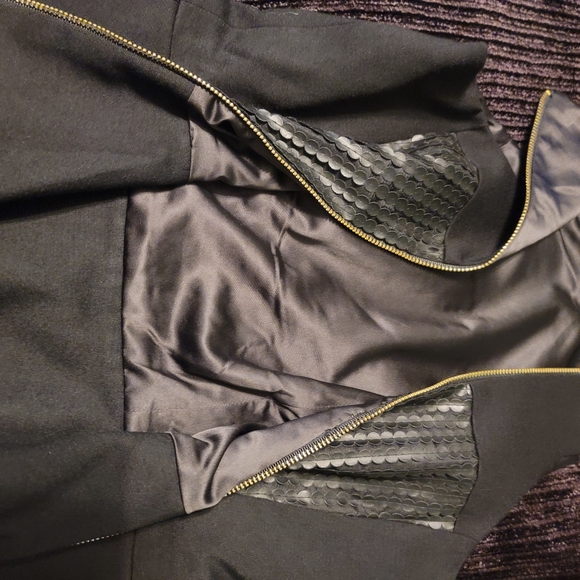 JayGodfrey Dressy top with Sequin front, and full zip in back !!! - Picture 7 of 8